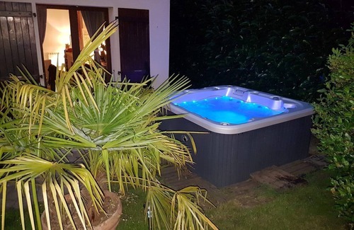 Saint-Nom-la-Breteche Villa | Villa Neuve à Louer Durant les JO
