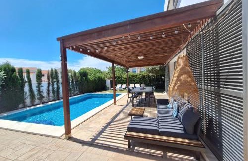 Cala'n Bosch Villa | Villa Neva