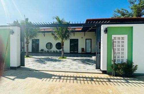 Phan Thiet Villa | Villa Ngọc Châu Phan Thiết Chi nhánh 2 - 4 Phòng Ngủ, Có Bếp, Phòng Ăn, Phòng Khách, Miễn Phí Sân BBQ và Bãi Xe Ô Tô Rộng Rãi