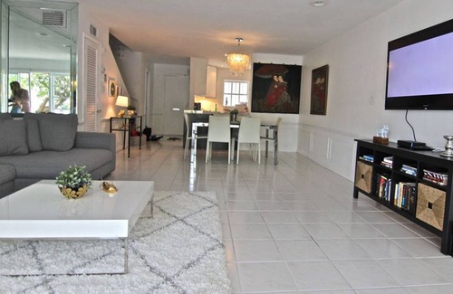 North Miami Villa | Villa Nicole