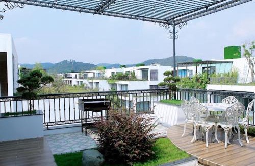 Phuc Yen Villa | Villa Night Street tại Đại Lải Resort