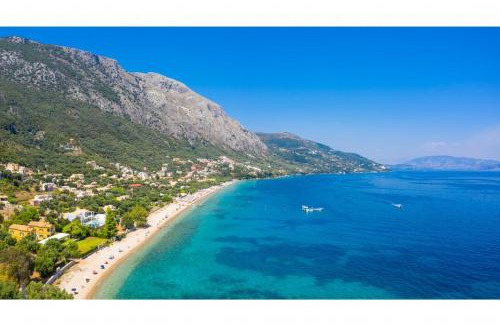 Petaleia Villa | Villa Nikolakis Kerasia, on the beach