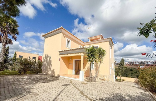 Costa Esuri Villa | Villa Nosredna 5 dormitorios y piscina LES01