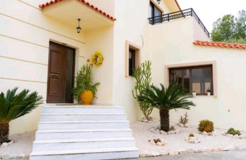 Soroni Villa | Villa Nostra- Cars Included