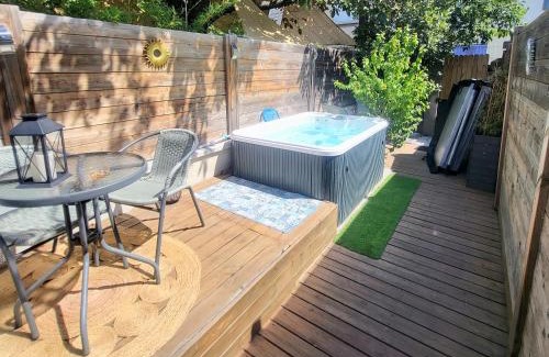 Avignon Apartamento | Villa-nova avec spa à 5 minutes des remparts.