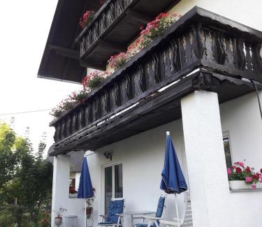 Krumpendorf am Woerther See Apartamento | Villa Nusswald