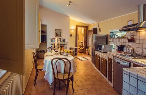 Perugia Apartamento | Villa Nuba, residencia Bonfigli, sala de SPA, wifi, chimenea, piscina ecológica, a 5 minutos del centro
