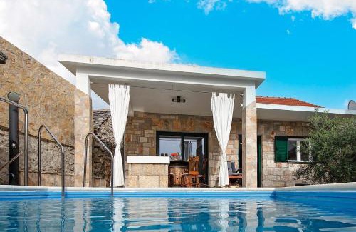 Siroke Casa | Villa Oaza Primošten With Heated Pool