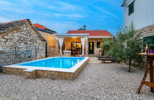 Siroke Casa | Villa Oaza Primošten With Heated Pool