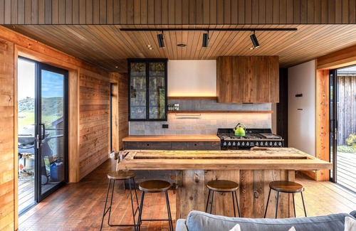 Onetangi Cabina | Villa Obsidian by Waiheke Pure