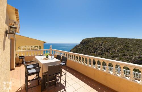 Cumbre del Sol Villa | Villa Octavio by Abahana Villas