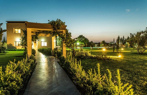 Ghmate Villa | Villa de 6500m² con una gran piscina de 20 minutos de Marrakech, carretera de Ourika