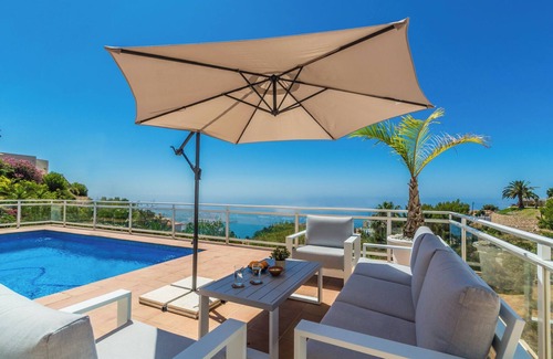 Salobreña Villa | Villa Oliva con piscina climatizada