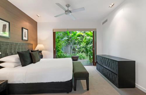 Port Douglas Villa | Villa Omaroo - Tropical Luxury Redefined