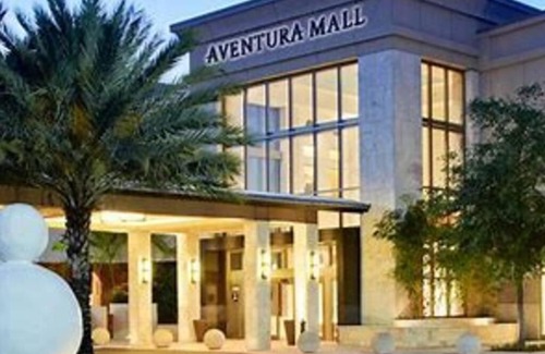 North Miami Villa | Villa on the Water in NorthMiami Beach