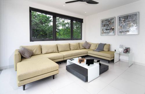 Weston Villa | Villa Onyx in Saint James by Personal Villas - Beachfront Luxury Villa with Pool and Beach Access