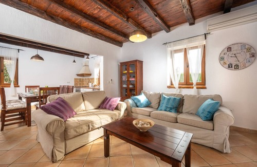 Butkovici Villa | Villa Orlene con piscina, 4 unidades de aire acondicionado, voleibol y cancha de tenis