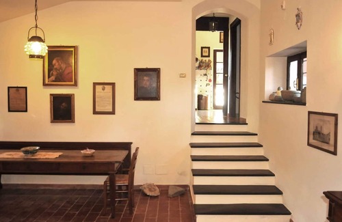 Sarzana Villa | VILLA ORTENSIA 7 PAX con piscina BBQ WiFi Cerca de 5 Terre