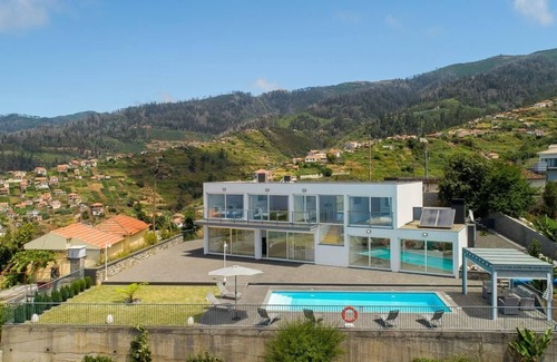 Arco da Calheta Villa | Villa Panoramica II, 4 dormitorios villa de lujo con piscina climatizada y