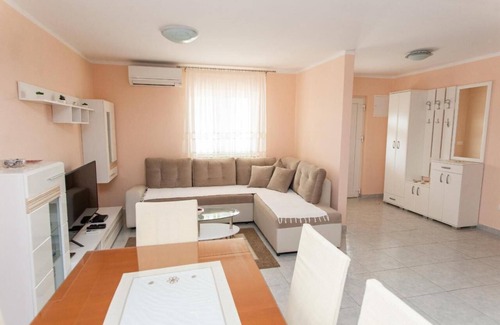 Velim Villa | Villa Paceful with private Pool | Free Parking