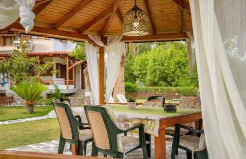 Aristotelis Casa | VILLA PALMERA
