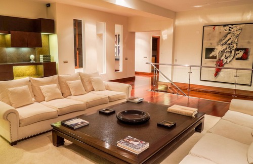 Puerto Calero Villa | Bonita Villa Palmeras con Wi-Fi, balcón, jardín, terraza, piscina, sauna y jacuzzi; aparcamiento disponible, se admiten mascotas