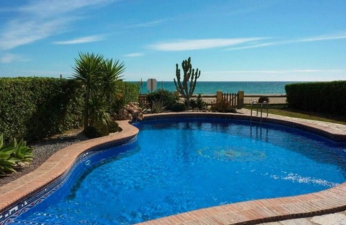 Palomares Casa | Villa Palomares on the beachfront right on the beach
