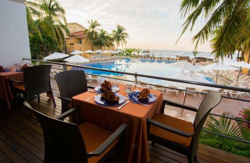 Ixtapa Hotel | VILLA PARA 8p 6A 2M dentro del HOTEL a un costado del Krystal IXTAPA cuenta con playa y WIFI