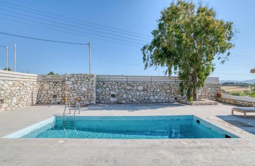 Nea Cryssi Akti Apartamento | villa paradisia private swimming pool and jacuzzi