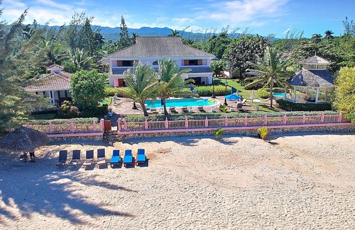 Mammee Bay Estates Villa | Villa de lujo frente a la playa con 5 empleados y entrenador privado y conductor
