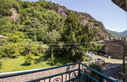 Dervio Apartamento | Villa Paruzzi eleganza storica a 6 minuti a piedi dal lago di Como