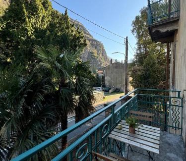 Dervio Apartamento | Villa Paruzzi eleganza storica a 6 minuti a piedi dal lago di Como