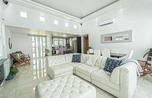 Tierras Nuevas Saliente Casa | Villa Patria - Luxurious Villa for 8 in Manatí, PR