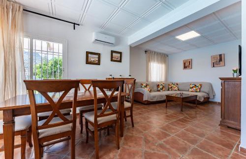 Alhaurín de la Torre Casa | Villa Paula Los Manantiales
