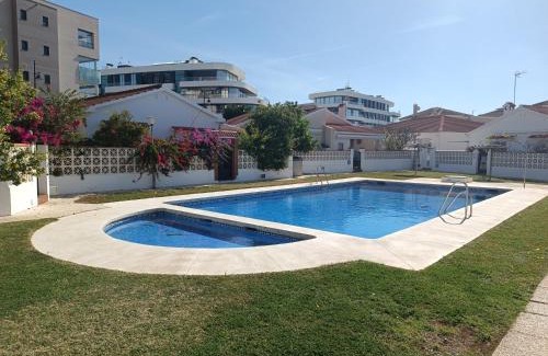 Torremolinos Casa | Villa Pepita - 3 dormitorios - 350 metros playa - Piscina