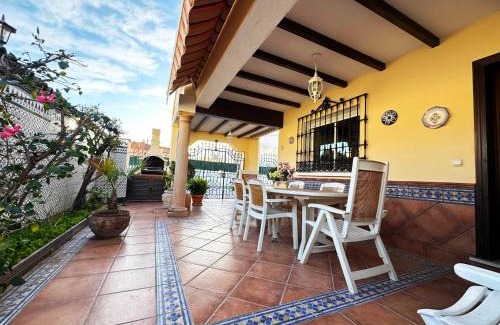 Torremolinos Casa | Villa Pepita - 3 dormitorios - 350 metros playa - Piscina