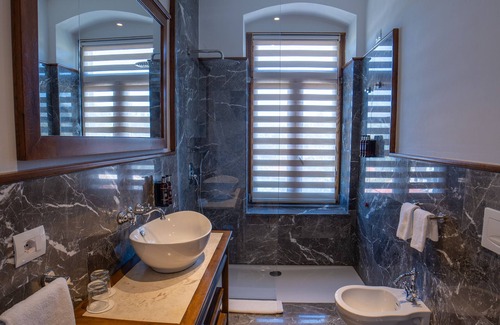 Permet Hotel | Villa Permet