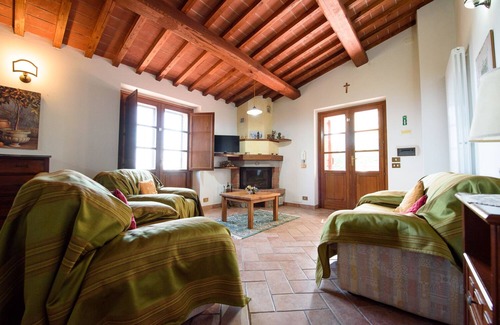 Lisciano Niccone Villa | Villa Perugini, 5 bedrooms split in 3 flats, Trasimeno lake view, private pool