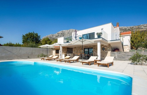 Kastel Sucurac Villa | Villa Petra Divine with Pool