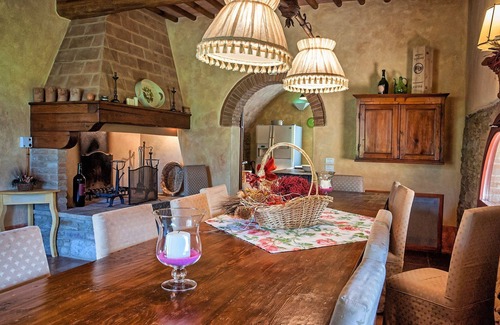 Petrognano Villa | Villa en Petrognano con 8 habitaciones, capacidad 16