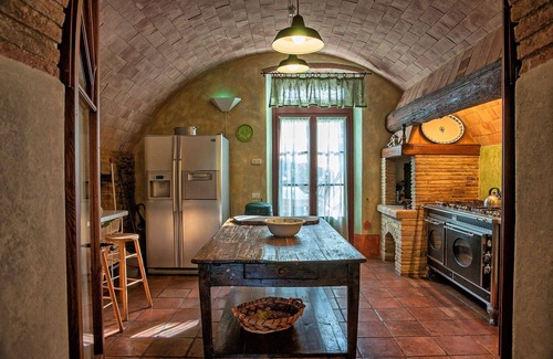 Petrognano Villa | Villa en Petrognano con 8 habitaciones, capacidad 16