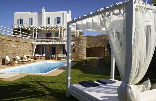 Ydrousa Villa | Villa Phivi with private pool in Andros Greece -The best vacations