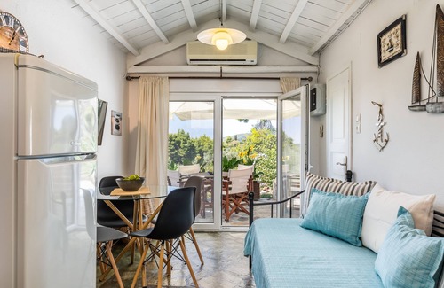 Alikias Villa | Bienvenido a 'Pine Trees', ¡para la sensación pura del verano griego!