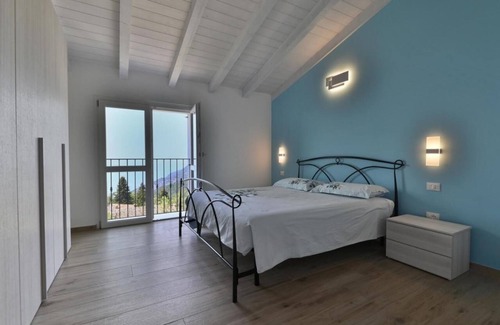 Gardola Villa | Villa "Pineta" with Lake View, Private Pool & Wi-Fi