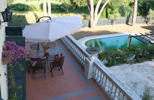 Sarzana Apartamento | Villa Pini