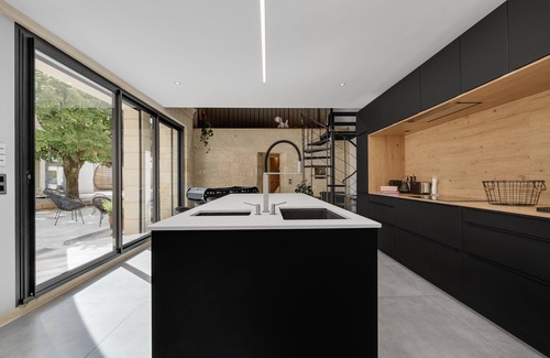 Montagne Villa | Villa 'Piscine Balnéo Saint Emilion' con piscina privada, Wi-Fi y aire acondicionado