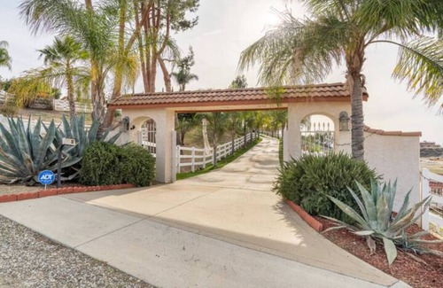 Temecula Villa | Villa Playa overlooking Pool Oasis