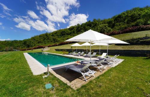 Zignago Casa | Villa Podere Gaia 16 Pax by VILLASRETREATS