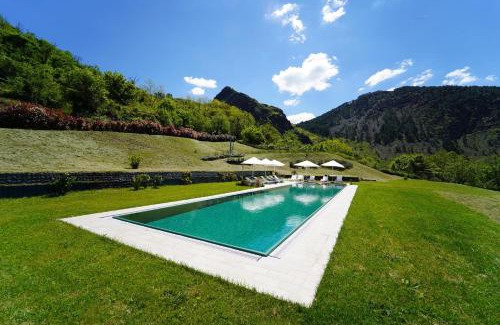Zignago Casa | Villa Podere Gaia 16 Pax by VILLASRETREATS