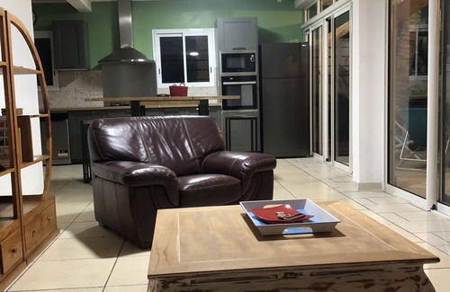 Saint-Pierre De La Reunion Villa | STUDIO, F2, F3, EN CASA Y CARLO MARYLOU